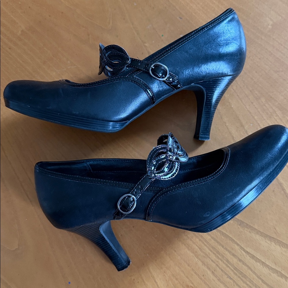 Clarks Artisan Elegant Black Heels with Strap